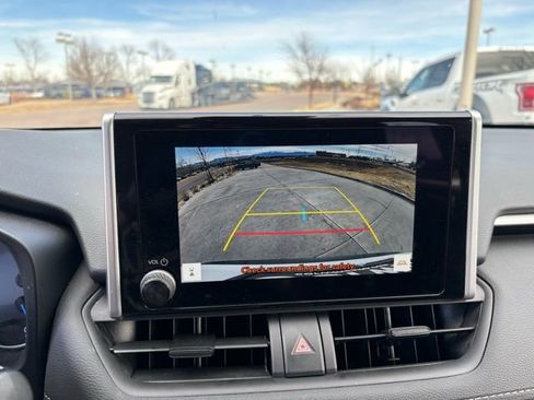 Used 2025 Toyota RAV4 XLE image 20