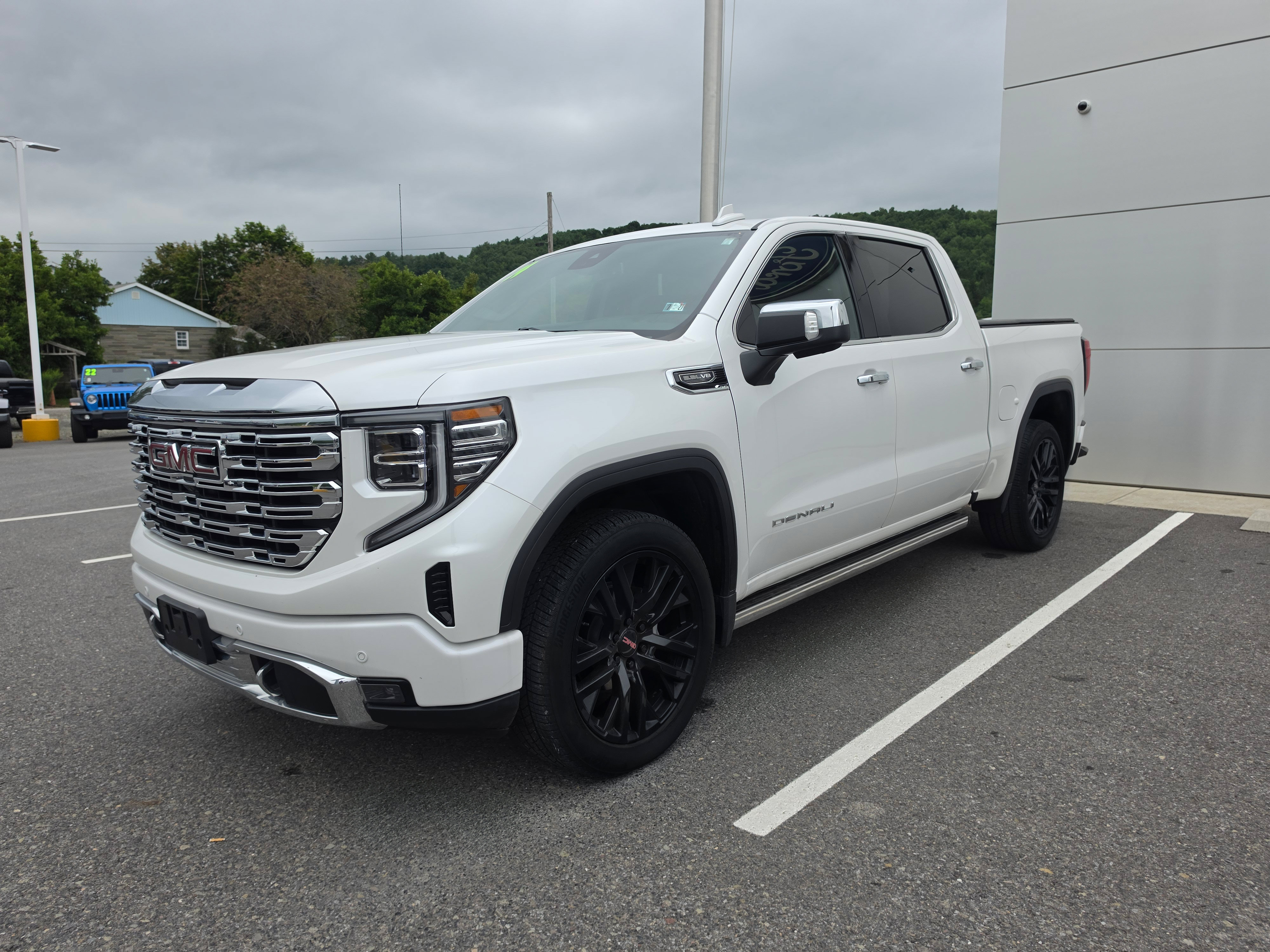 Used 2024 GMC Sierra 1500 Denali AWD/4WD image 8