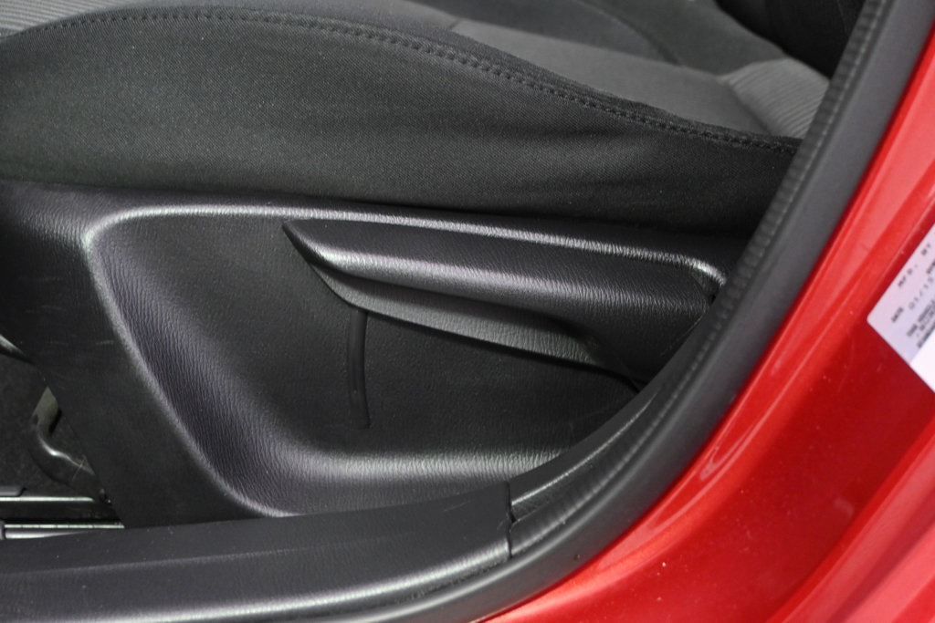 Used 2015 MAZDA MAZDA3 i Touring FWD image 14