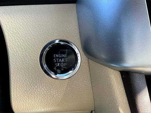 Used 2017 Toyota Highlander Limited Platinum image 26