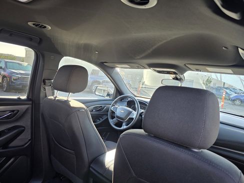 Used 2023 Chevrolet Traverse LT image 15