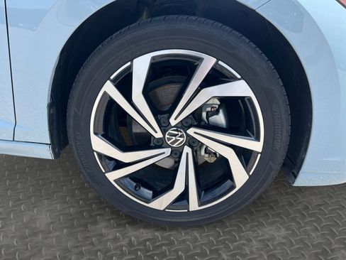Certified 2025 Volkswagen Jetta SEL FWD image 18
