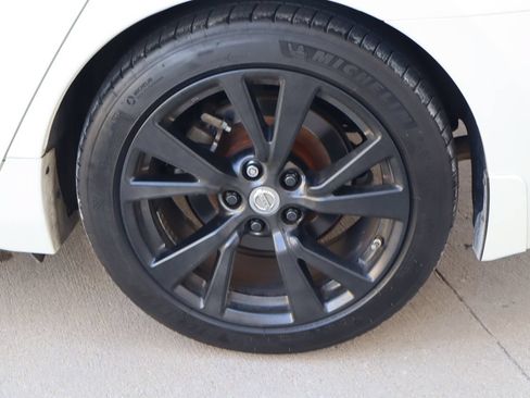 Used 2016 Nissan Maxima Platinum FWD image 26