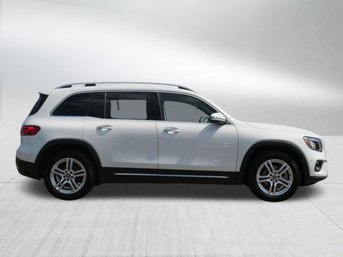 Used 2021 Mercedes-Benz GLB 250 4MATIC image 8