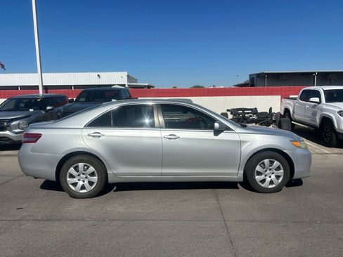 Used 2011 Toyota Camry LE FWD image 2