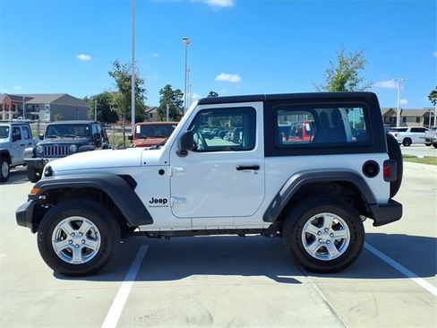 Used 2025 Jeep Wrangler Sport image 3