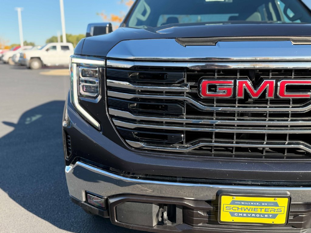 Used 2025 GMC Sierra 1500 SLT AWD/4WD image 4
