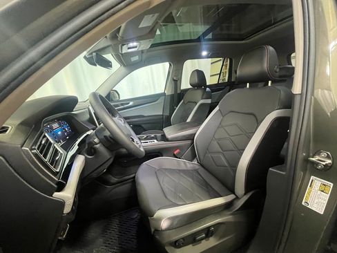 Certified 2024 Volkswagen Atlas Peak Edition SE image 11