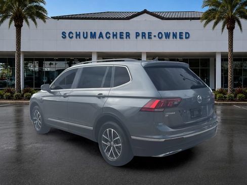 Used 2020 Volkswagen Tiguan SE w/ Panoramic Sunroof Package FWD image 5