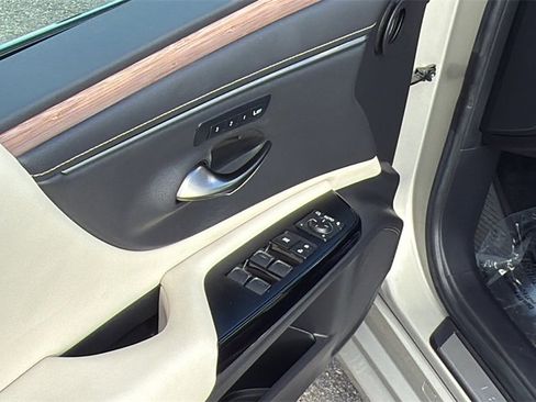 Used 2023 Lexus ES 350 w/ Premium Package image 13