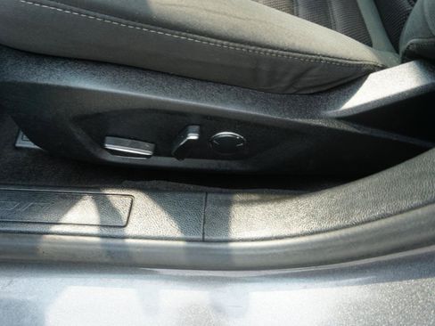 Used 2018 Ford Fusion SE FWD image 10