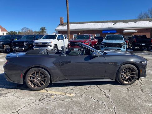 Used 2024 Ford Mustang GT Premium image 7