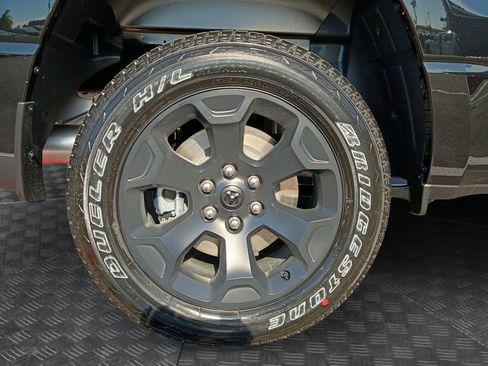 New 2026 RAM 1500 Express AWD/4WD image 23