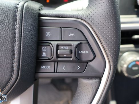 Used 2026 Toyota 4Runner SR5 AWD/4WD image 17