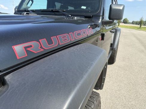 Used 2025 Jeep Wrangler Unlimited Rubicon AWD/4WD image 36