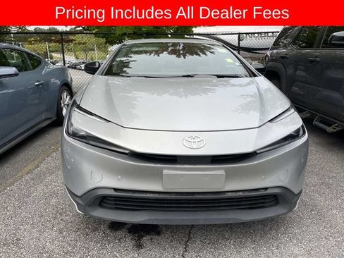 Used 2025 Toyota Prius LE FWD image 12