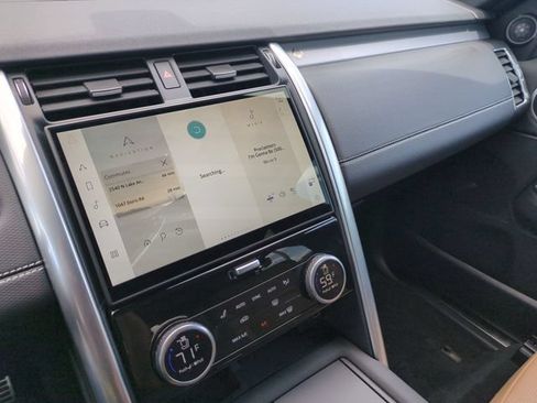 Used 2025 Land Rover Discovery Dynamic SE AWD/4WD image 11