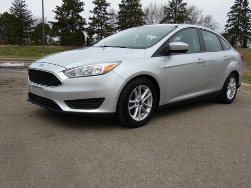 Used 2018 Ford Focus SE image 4