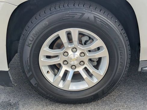 Used 2017 Chevrolet Tahoe Premier AWD/4WD image 11