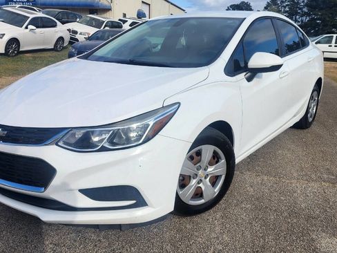 Used 2018 Chevrolet Cruze LS image 5