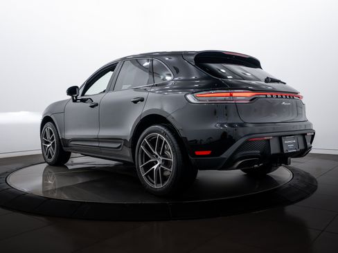 Certified 2026 Porsche Macan image 3