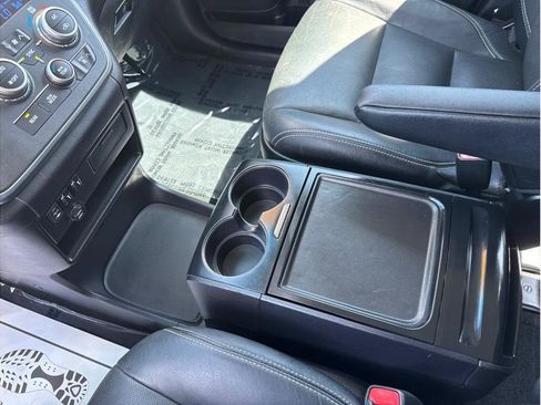 Used 2015 Toyota Sienna SE w/ SE Preferred Package FWD image 35
