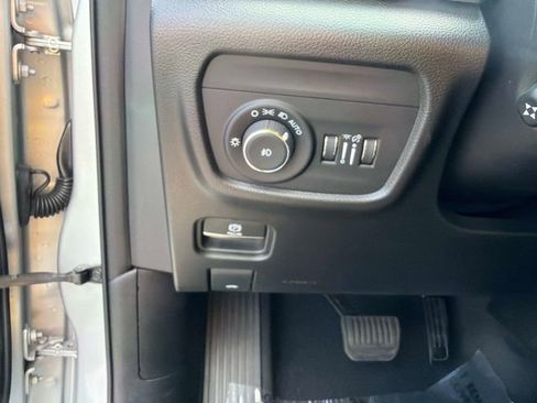 Used 2023 Jeep Grand Cherokee Overland w/ Rear Seat Video Group I RWD image 30
