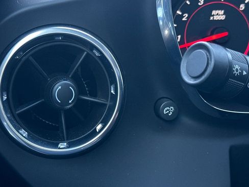 Used 2018 Chevrolet Camaro SS image 29