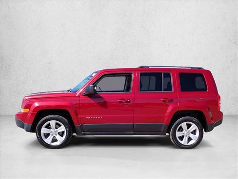 Used 2014 Jeep Patriot Latitude AWD/4WD image 2