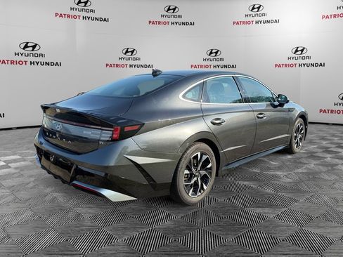 Used 2025 Hyundai Sonata SEL FWD image 3