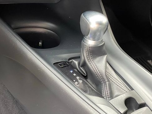 Used 2019 Toyota C-HR LE FWD image 10
