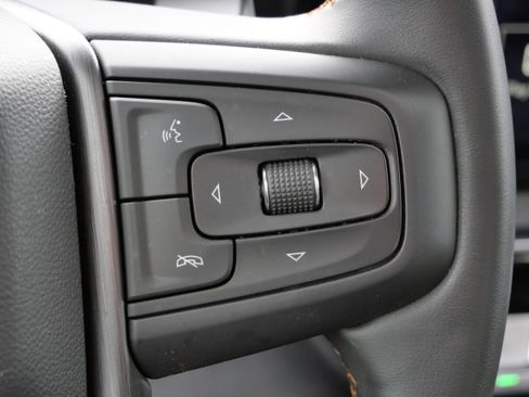 Used 2023 GMC Sierra 1500 AT4 w/ Technology Package image 26