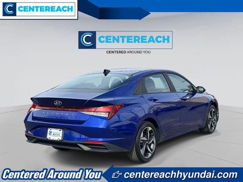 Used 2023 Hyundai Elantra SEL w/ Convenience Package FWD image 4