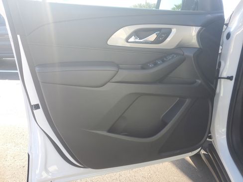 Used 2020 Chevrolet Traverse LS image 13