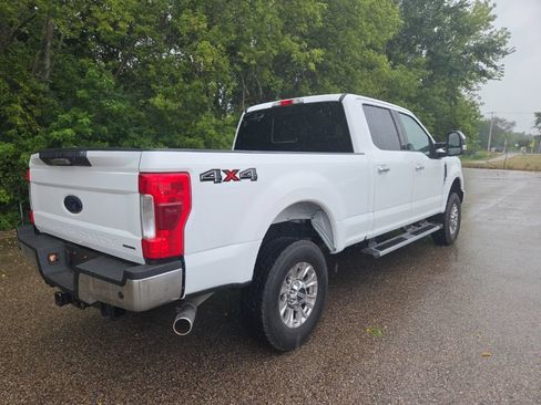 Used 2019 Ford F250 XLT w/ XLT Premium Package AWD/4WD image 3