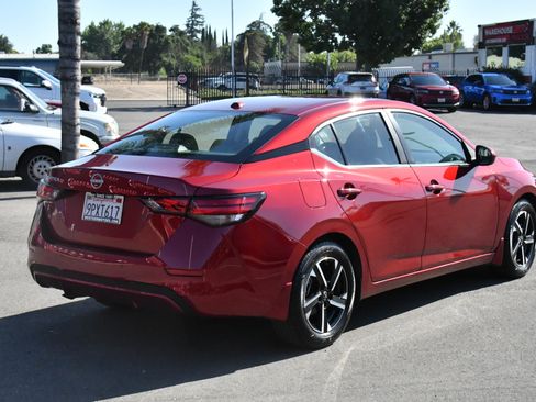 Used 2025 Nissan Sentra SV FWD image 8