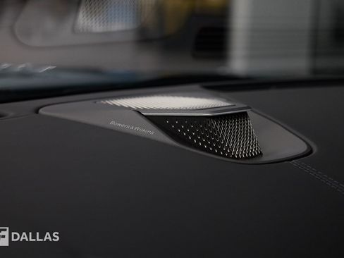 Used 2026 Aston Martin V8 Vantage S RWD image 32