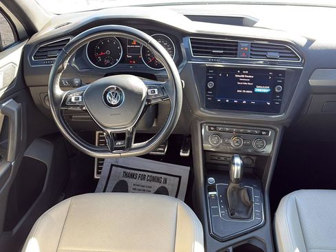 Used 2020 Volkswagen Tiguan SE R-Line image 18