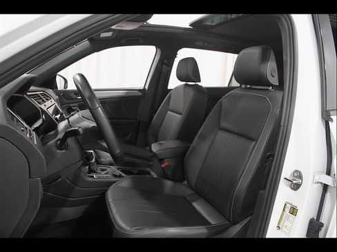 Certified 2024 Volkswagen Tiguan SE R-Line AWD/4WD image 5