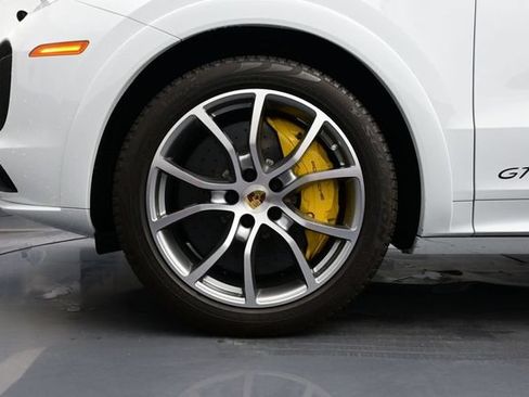 Used 2022 Porsche Cayenne GTS AWD/4WD image 6
