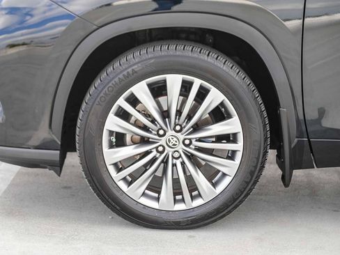 Used 2022 Toyota Highlander Platinum FWD image 10