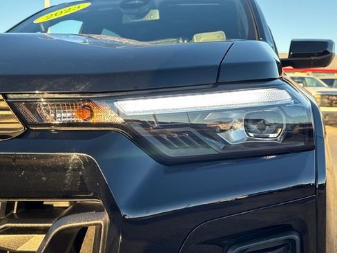 Used 2023 Chevrolet Colorado Z71 w/ Z71 Convenience Package 2 image 10