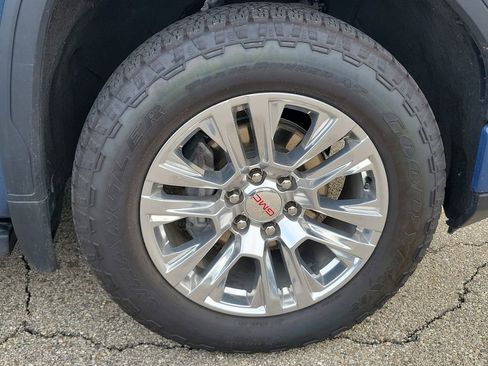 Used 2024 GMC Sierra 1500 Denali w/ Technology Package AWD/4WD image 5