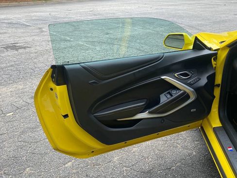 Used 2016 Chevrolet Camaro LT RWD image 14