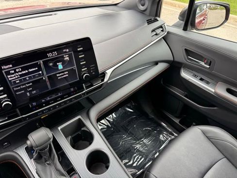 Certified 2022 Toyota Sienna XSE w/ XSE Plus Package AWD/4WD image 29