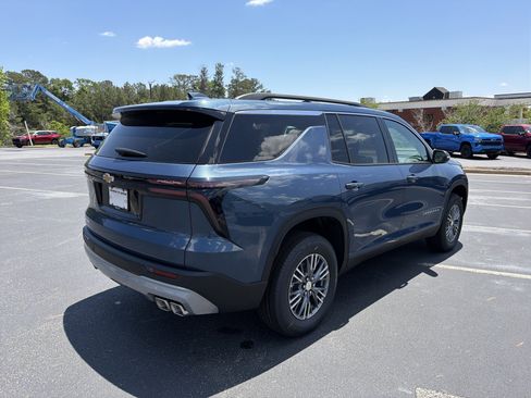 New 2026 Chevrolet Traverse LT FWD image 5