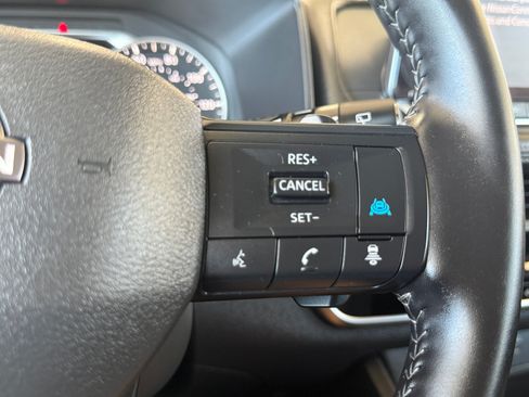 Used 2025 Nissan Rogue SV FWD image 16