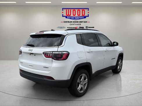Used 2024 Jeep Compass Latitude AWD/4WD image 3