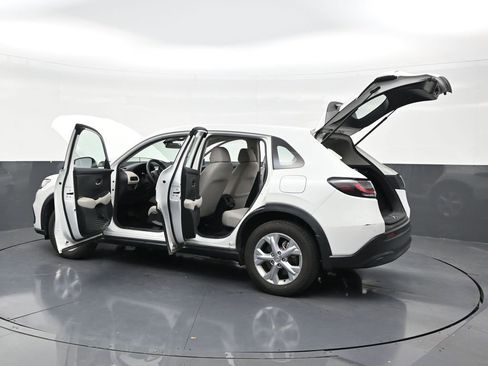 Used 2023 Honda HR-V LX image 31