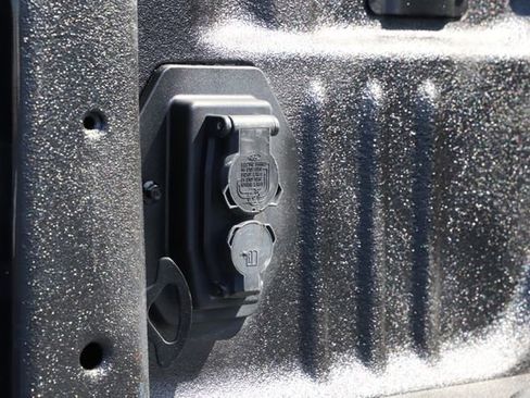 Used 2022 Ford F350 Platinum image 11